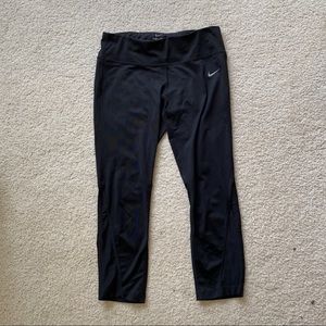 Nike Dri-Fit Capri Crop Leggings | Size:M, Black